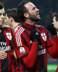  萨索洛主场惊艳战胜AC米兰，红黑军团吞下苦果