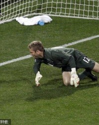  亚眠门将低级失误送礼，到手三分变一分遗憾收场