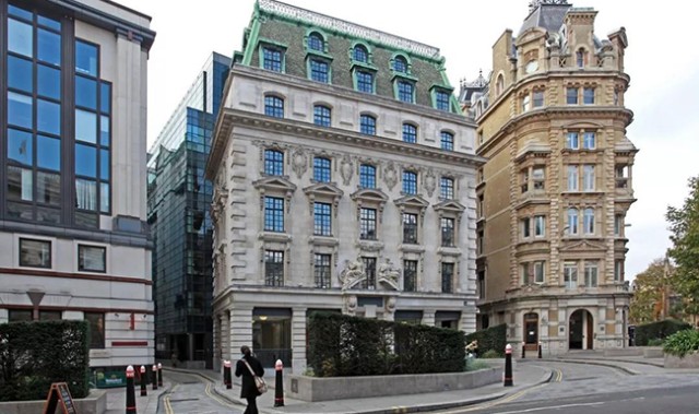 雷电竞- 斯托克城易主，美资财团注资一亿英镑重建