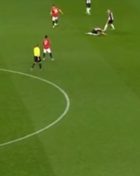  昂热定位球战术奏效，头槌破门打破僵局局面