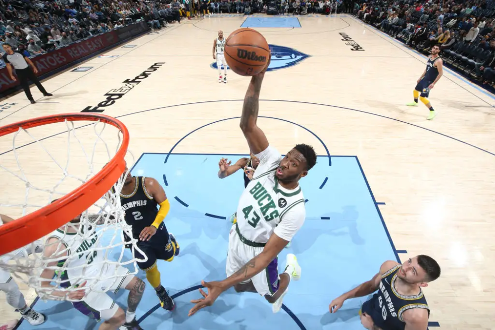  摩纳哥青年军异军突起，主帅调教防守效果显著  